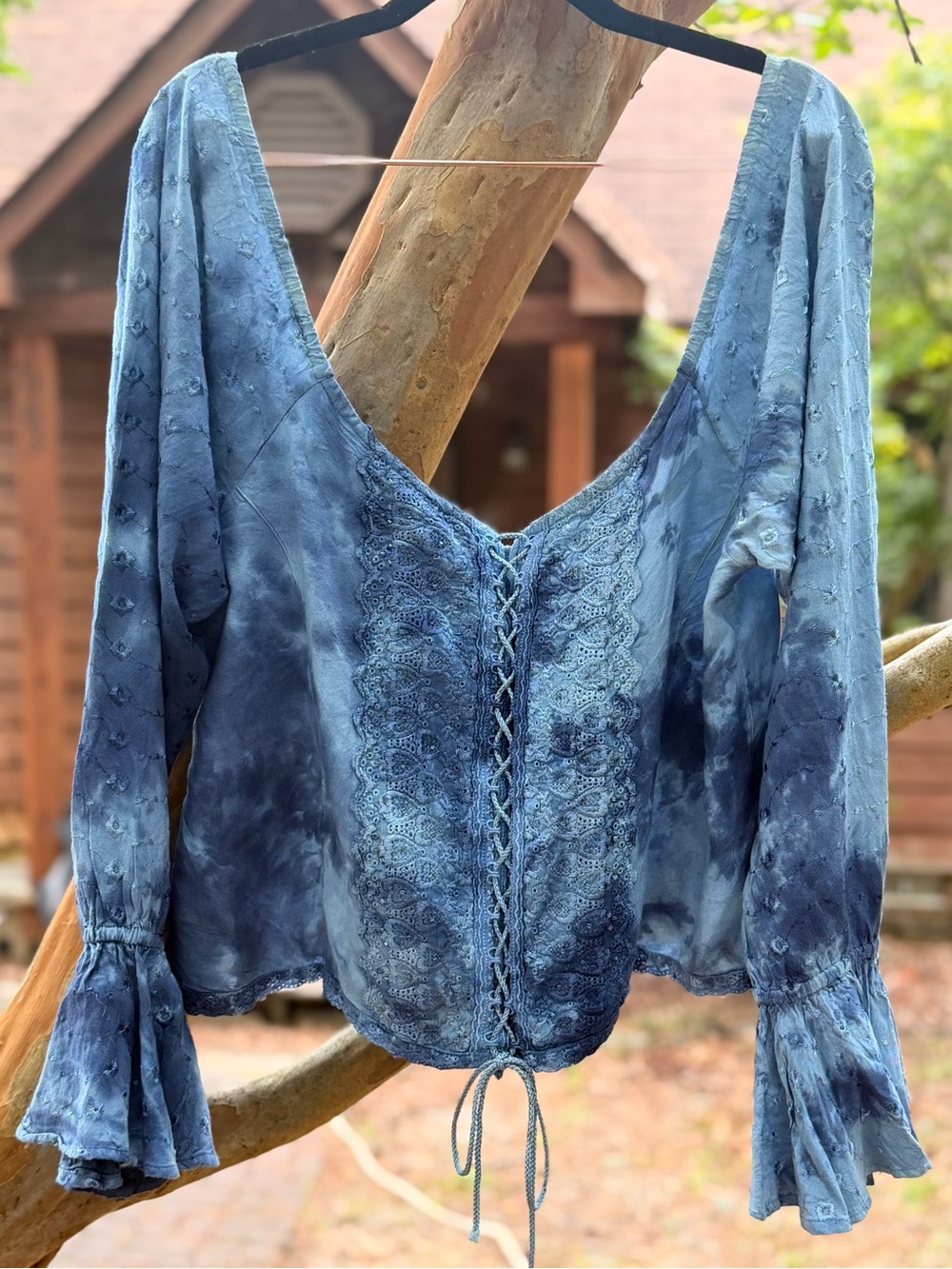 SOHO Clothing Company Blue Lace-Up Peasant Crop Top Blouse long sleeve SIZE ONE